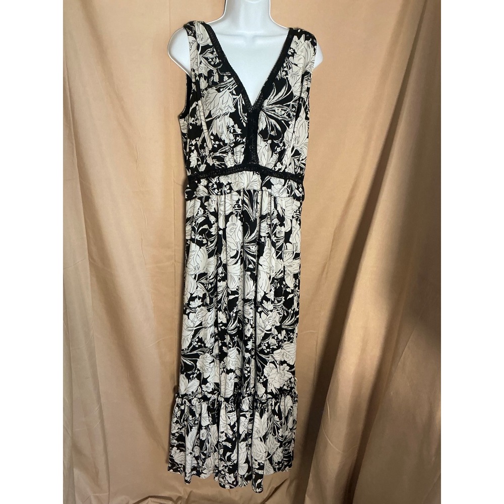 Ivanka Trump Maxi Dress Women Small Black White Floral Lace Ruffle V-Neck